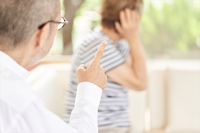 遺産分割の弁護士費用は誰が払う